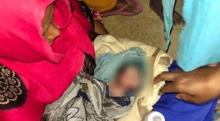 जिउँदै फालिएको अवस्थामा शिशु  फेला