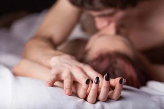 यौन जीवनलाई खुसी राख्न अपनाउनुस् यी उपाय