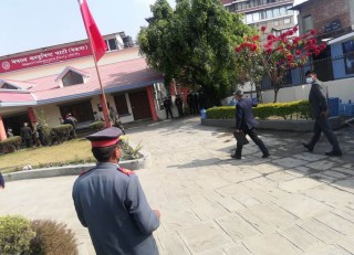 ओली बिनानै सुरु भयो नेकपा स्थायी समिति बैठक