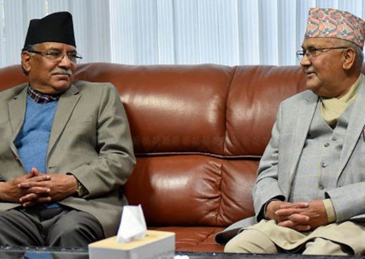 प्रचण्डसँगको भेटवार्तापछि ओलीले स्थगित गरे संवैधानिक परिषद्को बैठक