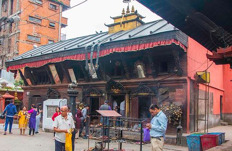 बिहीबारका दिन बंगलामुखी देवीको पुजा आराधना गर्नाले परिवारमा सुख  मिल्नेछ
