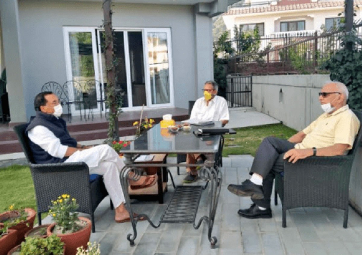 ओलीको कदमपछि राप्रपाले बोलायो आकस्मिक बैठक