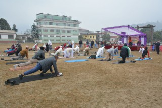 राष्ट्रिय योग दिवसमा योगाभ्यास