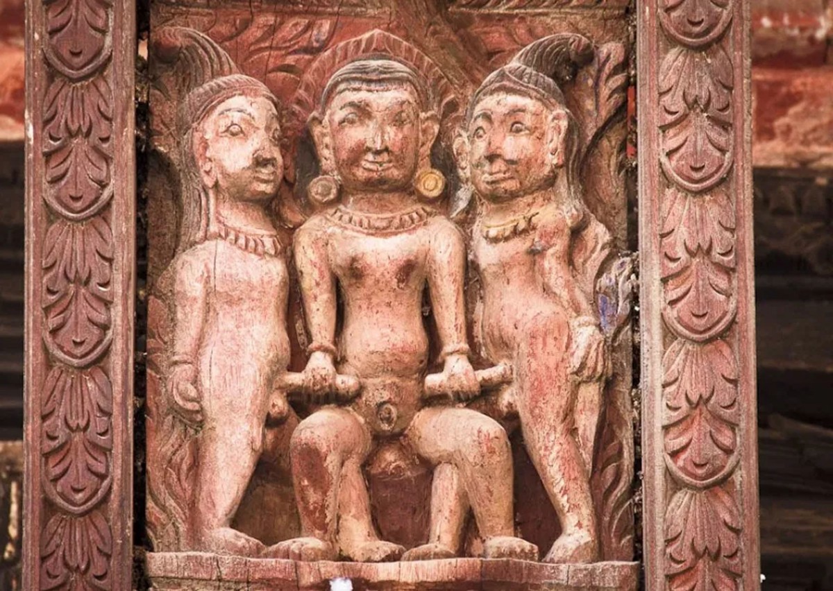 कामुक यौन उत्तेजना सहितको आसनका चित्र किन राखिन्छ मन्दिरमा ? यस्तो पाईयो गोप्य तथ्य 