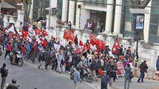 ओली पक्षको शक्ति प्रदर्शन : काठमाडौंका विभिन्‍न ठाउँबाट जुलुस (फोटो फिचरसहित)