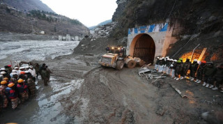 भारतमा हिमनदी विस्फोट हुँदा ११ जना नेपाली बेपत्ता, यी हुन् बेपत्ता भएका ११ नेपाली (नामावली सहित)