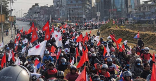 ओलीको जनसभामा भन्दा प्रचण्ड-माधबको सभामा ओइरिए दोब्बर जनता, यी ठाउँ बाट निस्कियो जुलुस 