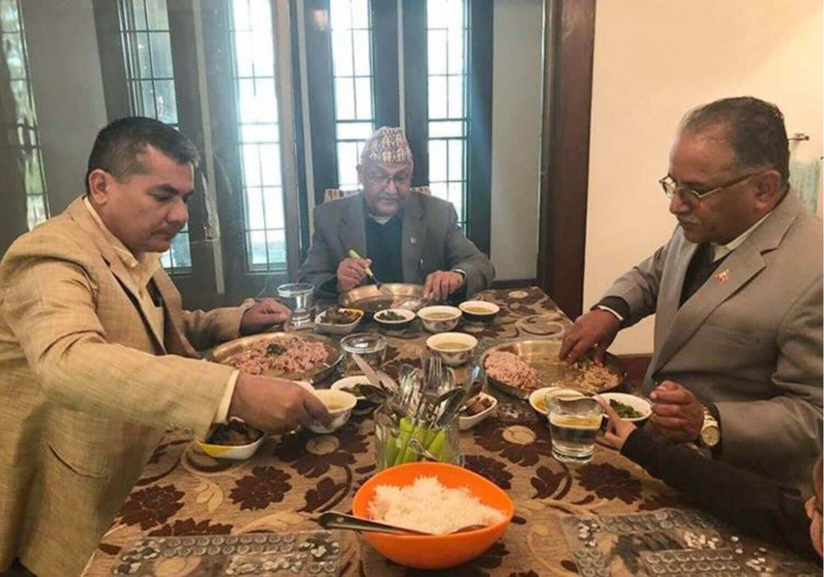 ओली र प्रचण्डलाई मार्सी चामलको भात खुवाउने दुर्गाले अब ‘मार्सी बियर’ र ‘माफिया ह्वीस्की’ चखाउने 