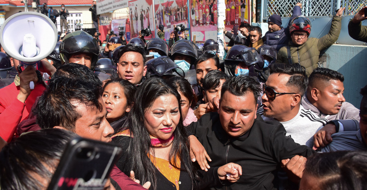 लिखित जवाफ दिए प्रहरीले आजै झाँक्रीलाई घर पठाउने, ‘म्यारिज एनिभर्सरी’ मनाउन दिने 