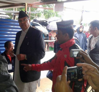 वरिष्ठ नेता झलनाथ खनाल दिल्ली उडे