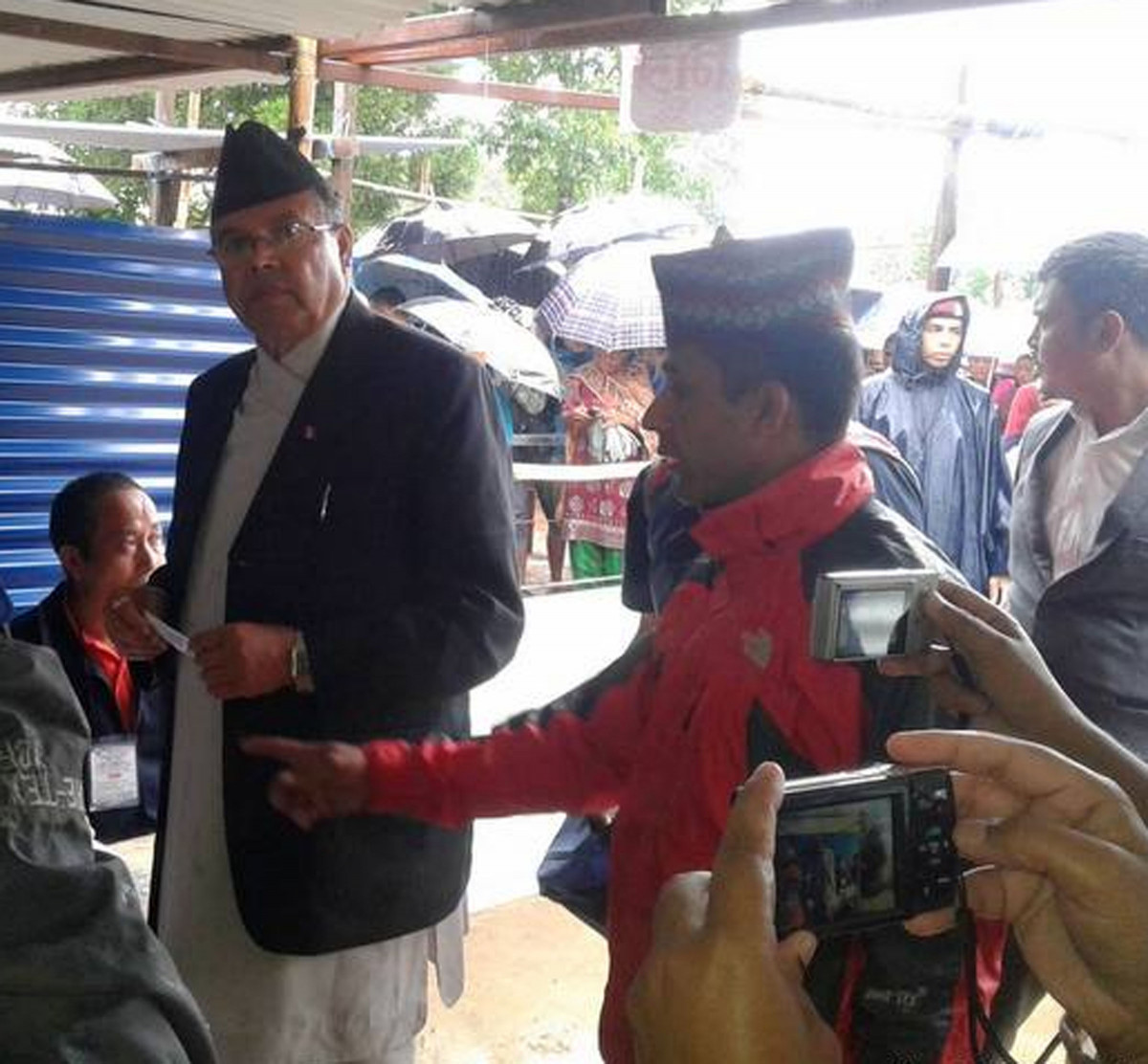 वरिष्ठ नेता झलनाथ खनाल दिल्ली उडे