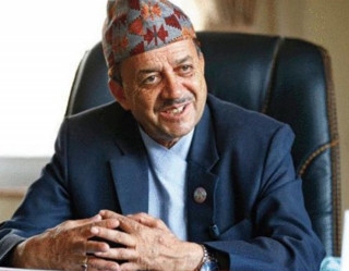 घर जाने बेलामा लोकसेवाका अध्यक्ष युवतीका नाममा किन अल्झिए ? परराष्ट्रको विज्ञापनले किन मच्चियो रडाको ?
