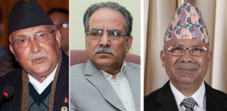 ओलीलाई चार सुर बाँधेर लडाउन प्रचण्ड-माधव यसरी बन्दैछन् तानाबाना, ओलीको पक्षमा छन् कति जना ?