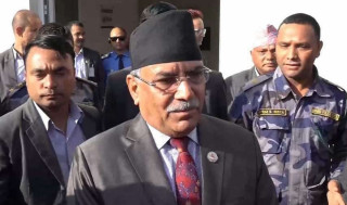 अवहेलना मुद्दामा लिखित जवाफ बोकेर सर्वोच्च जाँदै प्रचण्ड