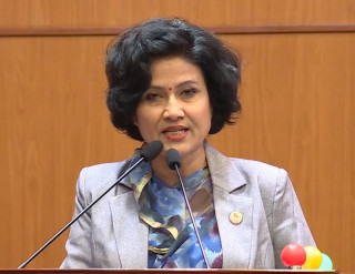 त्यो बेला के हेरेर बस्नु भो भन्दै कोमलले रघुजीको मुखमा कोचिदिईन् प्रश्नको यस्तो बुझो 