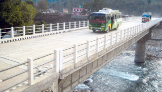 क्षतिपछि सुधारियो सडक    