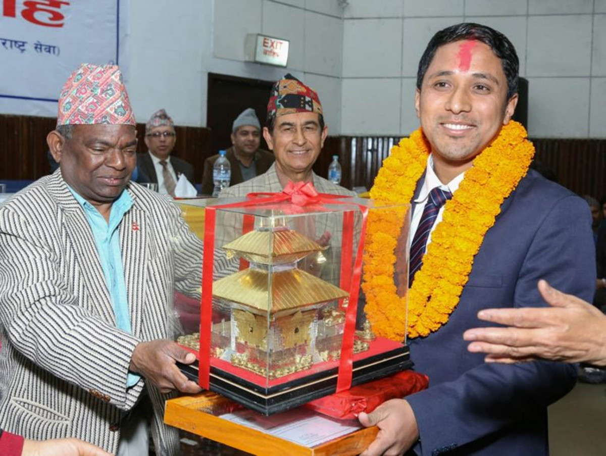 स्टाफ कलेजको ३३ औँ ब्याचका उत्कृष्ट शाखा अधिकृत सुमन श्रेष्ठले यसरी एकै पटकमा निकाले नाम 