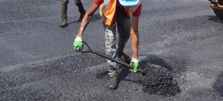 पुष्पलाल लोकमार्गको बिहुँखण्डमा कालोपत्र  गर्न  किन भयो ढिलाइ ?