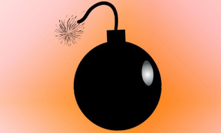 मालपोत कार्यालयमा बम बिष्फोट, दुईजना कर्मचारी गम्भीर घाईते