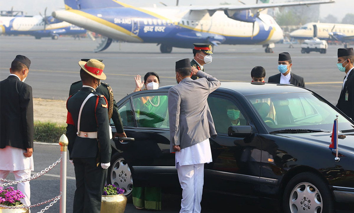 राष्ट्रपतिसहितको ५४ सदस्यीय टोली बंगलादेश पुग्यो