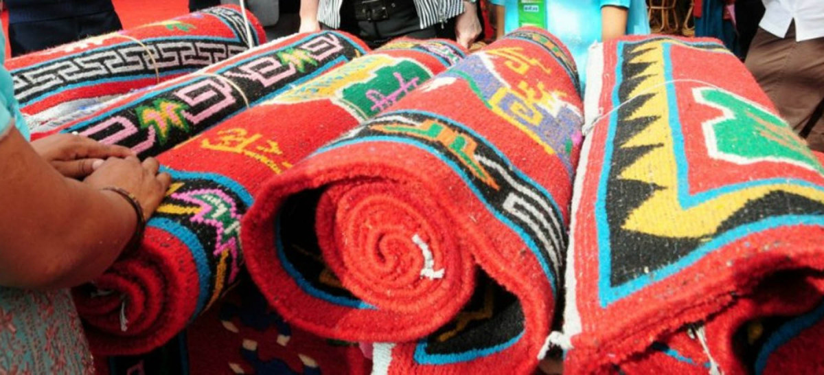 नाकाबन्दले गर्दा घरमै थन्किए गलैँचा