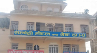 पतिसँगै होटलमा बसेकी युवती ५ तलाबाट खसेको अवस्थामा मृत फेला !