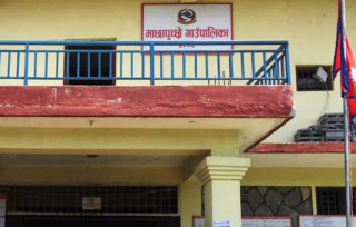 कोरोना सङ्क्रमित बढेपछि गाउँपालिकाको सेवा छ दिन बन्द
