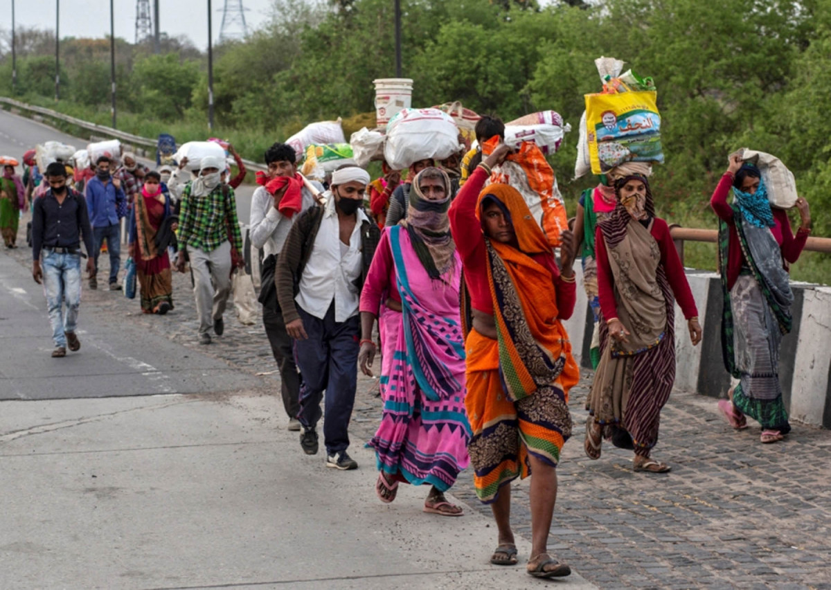 कोरोना कहरले रोजगारी छाडेर घर फर्किँदै सुदूरपश्चिमेली