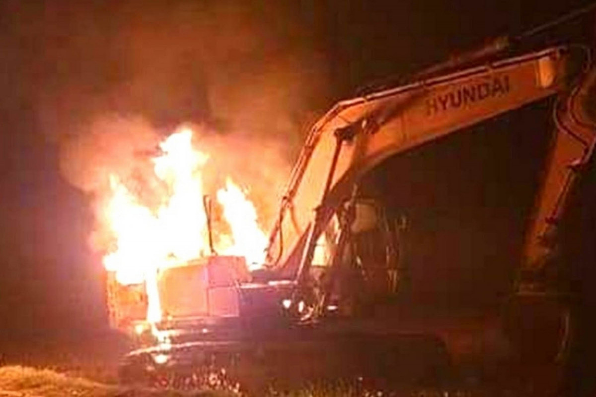 डोल्पामा नगरप्रमुखका दुई डोजरमा आगजनी