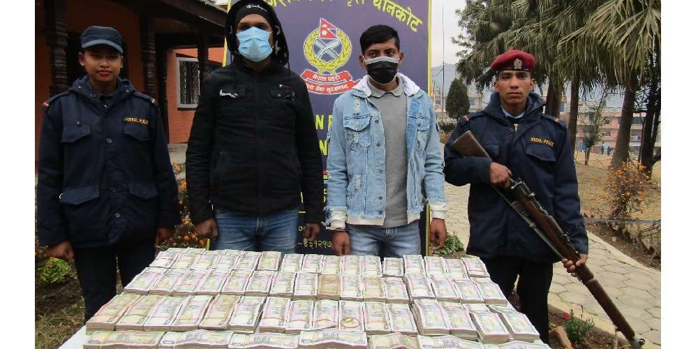 डेढ करोड नगद बरामदपछि सुन तस्करीको रहस्य यसरी खुल्यो