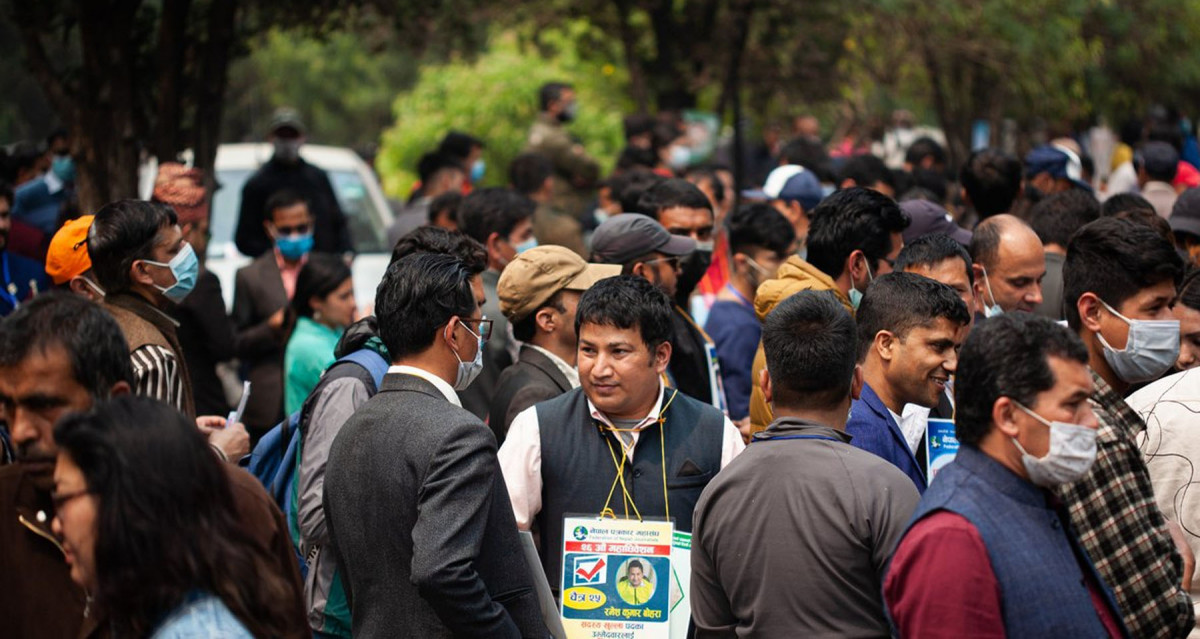 पत्रकारलाई चुनावी रन्को, उम्मेदवारले मतदातालाई मार्दैछन् फन्को