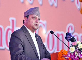 भारतमा पूर्वराजा ज्ञानेन्द्रको ह्वात्तै बढ्यो भाउ, कसले गराऊँदैछ ज्ञानेन्द्रलाई शाही स्नान ?