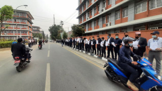 सिंहदरबारभित्रै गनगन गर्ने कर्मचारीलाई प्रहरीले समात्यो