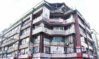 काठमाडौं प्लाजाका पसलहरुमा नेपाल ट्रष्टको ताल्चा