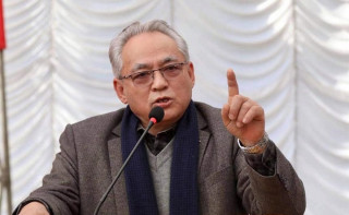माओवादीबाट एमाले भएकालाई पिल्स्याउन शुरू, पोखरेलले भाँजो हालेपछि बादल रोकिए 