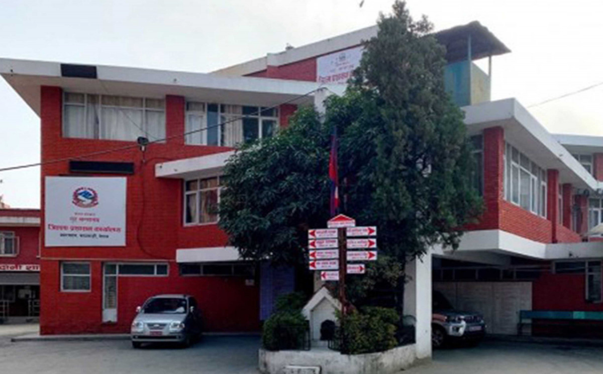 उपत्यकाका तीन वटै जिल्ला प्रशासन कार्यालयमा अत्यावश्यक बाहेकका सबै काम बन्द