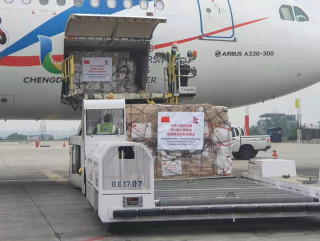 चीनको सिचुआन प्रान्तीय सरकारले पठाएको स्वास्थ्य सामग्री काठमाडौं आइपुग्यो