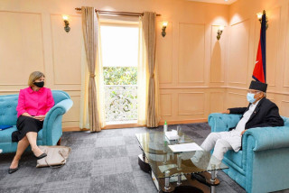 प्रधानमन्त्री ओली र बेलायती राजदूतबीच  शिष्टाचार भेट