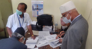 संसद विघटनविरुद्ध सर्वोच्चमा रिट हाल्न सांसदहरुको हस्ताक्षर संकलन