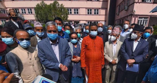 तपाईहरुलाई कानुन लाग्दैन, नेताज्यू ?