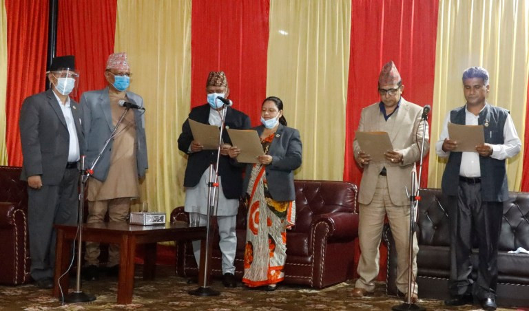 गण्डकी प्रदेशमा मुख्यमन्त्रीसहित पाँच मन्त्रीले लिए शपथ