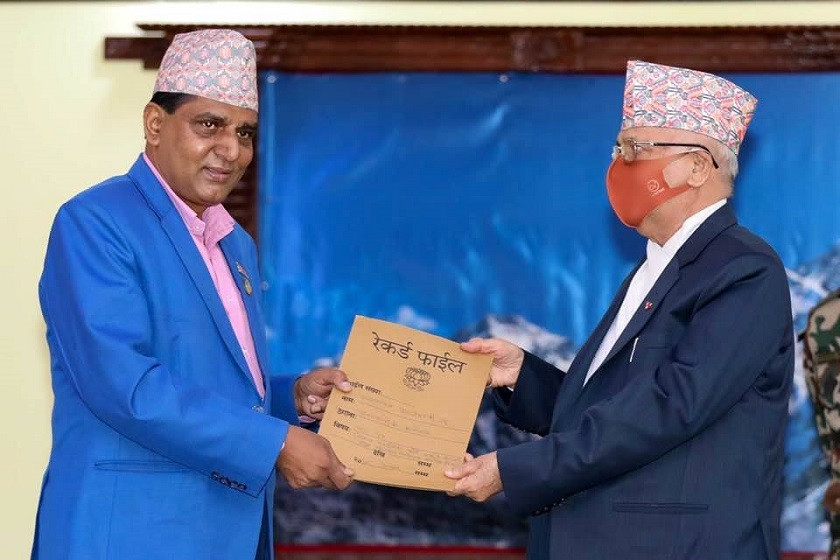 एमाले बागमती प्रदेश कमिटीले प्रधानमन्त्रीलाई बुझायो ज्ञापनपत्र 