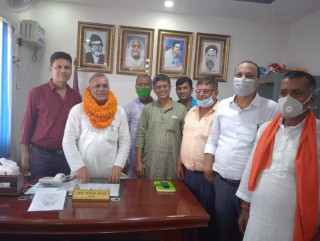 राष्ट्रपति र प्रधानमन्त्रीको तस्बिर हुत्याएर मन्त्रीले मन्त्रालयमै राखे चार नेताको तस्बिर,रोपियो झगडाको बिउ