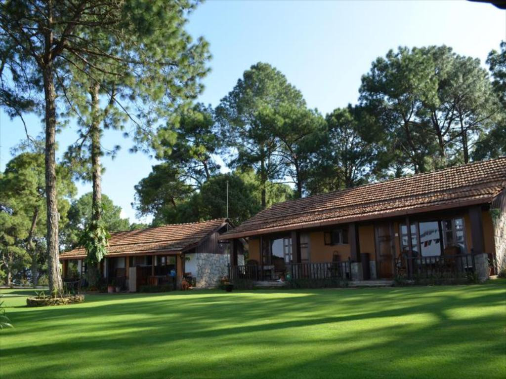 तनाव छल्न प्रचण्डको सकल परिवार हात्तिबन रिसोर्टमा, के-के पाक्दैछ खान्की?