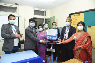 कोविड उपचारका लागि शिक्षण अस्पताललाई महानगरबाट १० वटा भेन्टिलेटर सहयोग