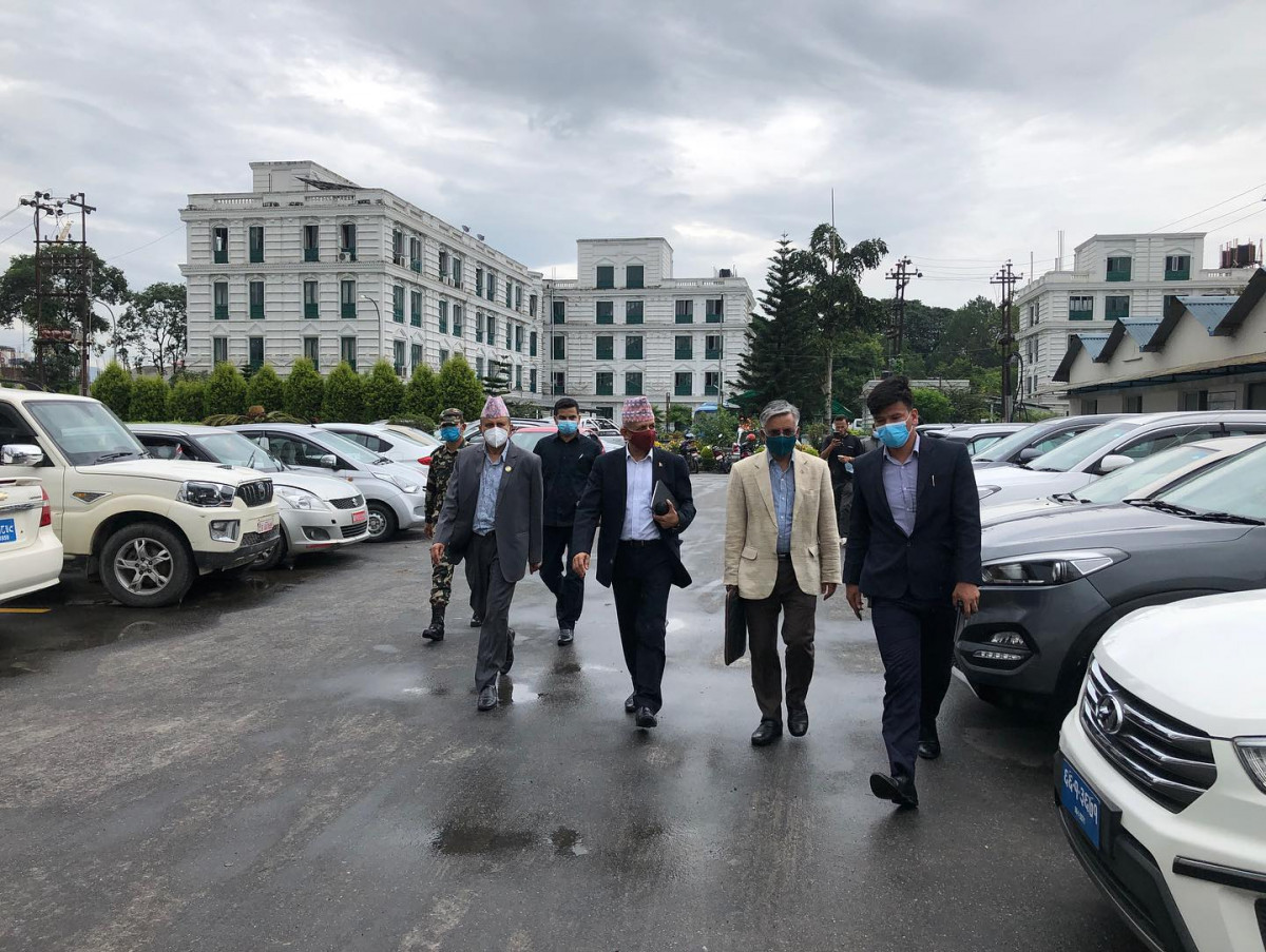 आन्तरिक गृहकार्य गर्ने भन्दै एमाले कार्यदल बैठक स्थगित, आजै साँझ ७ बजे फेरि बस्ने