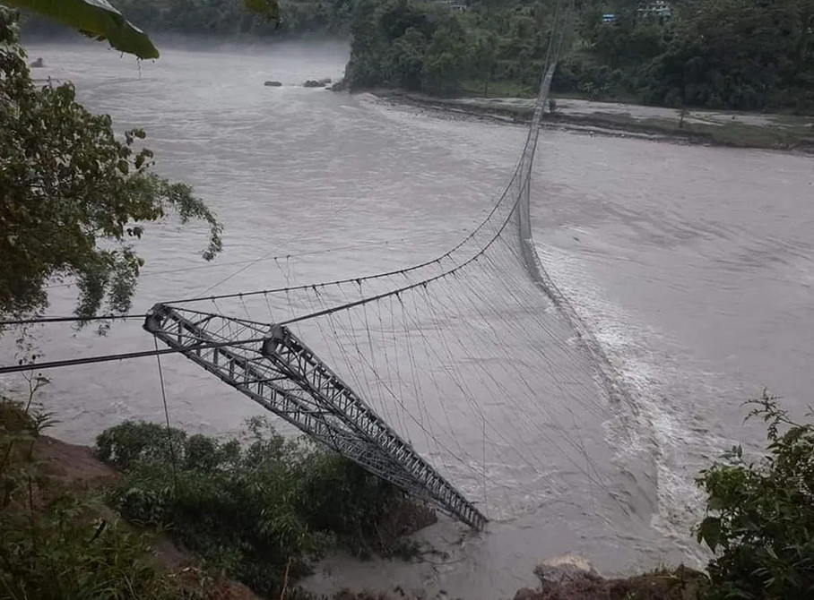 चामे–झोलुङुगे पुल उच्च जोखिममा