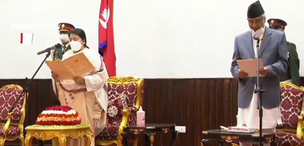 नियुक्तिको भाषा सच्चिएपछि प्रधानमन्त्री देउवाले लिए शपथ