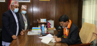 अर्थमन्त्री जनार्दनले माओवादीलाई यसरी दिंदैछन् अभयदान, पहिलो निर्णयले नै देखाए काम