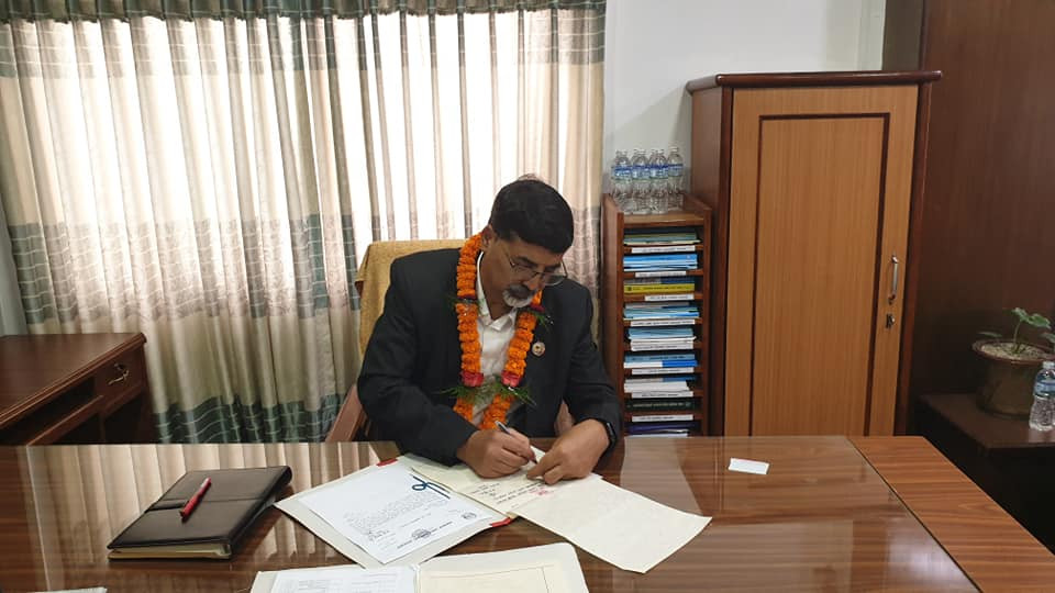 कार्यभार सम्हालेकै दिन अर्थमन्त्री शर्माले गरे यी ३ महत्वपूर्ण निर्णय, कर्मचारीलाई अब जोखिम भत्ता